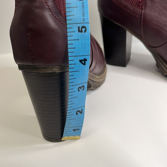 Bamboo stacked heel faux leather ankle boots booties. Size 7.5 - Picture 13 of 14